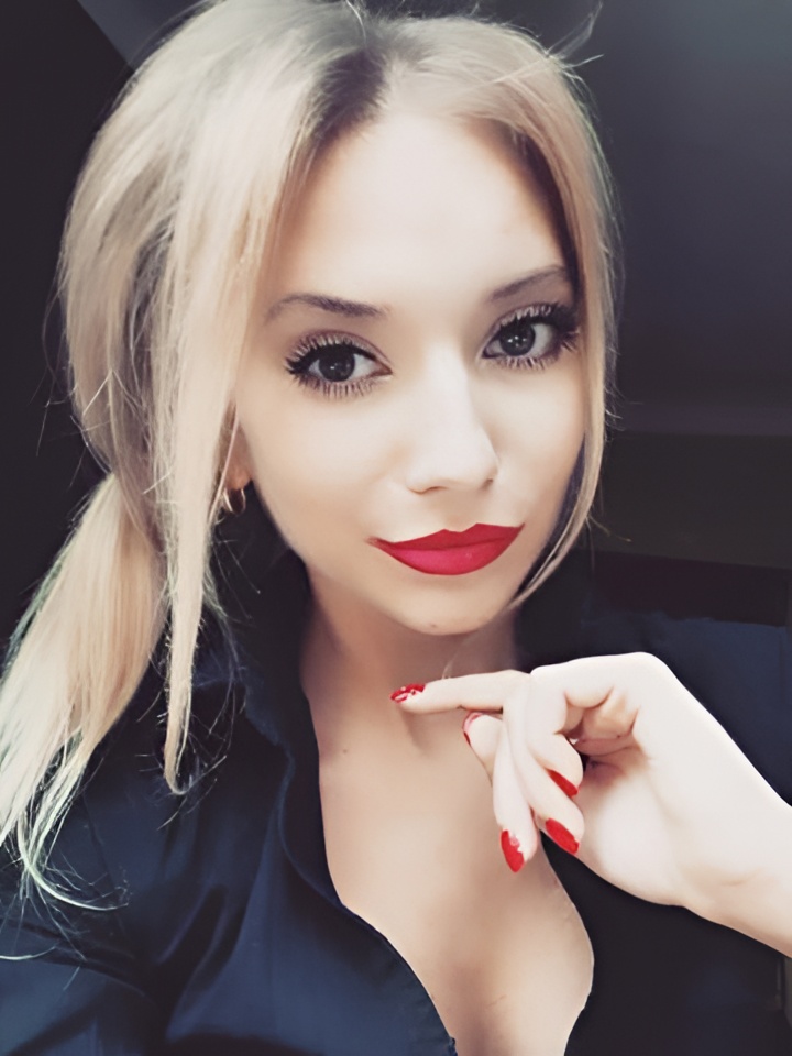 Лиза привлекальеная девушка из Набережных Челнов цена от 10000 руб