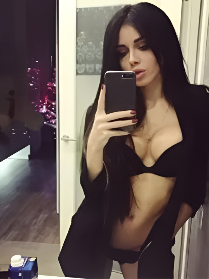 Нелли привлекальеная девушка из Набережных Челнов цена от 2500 руб