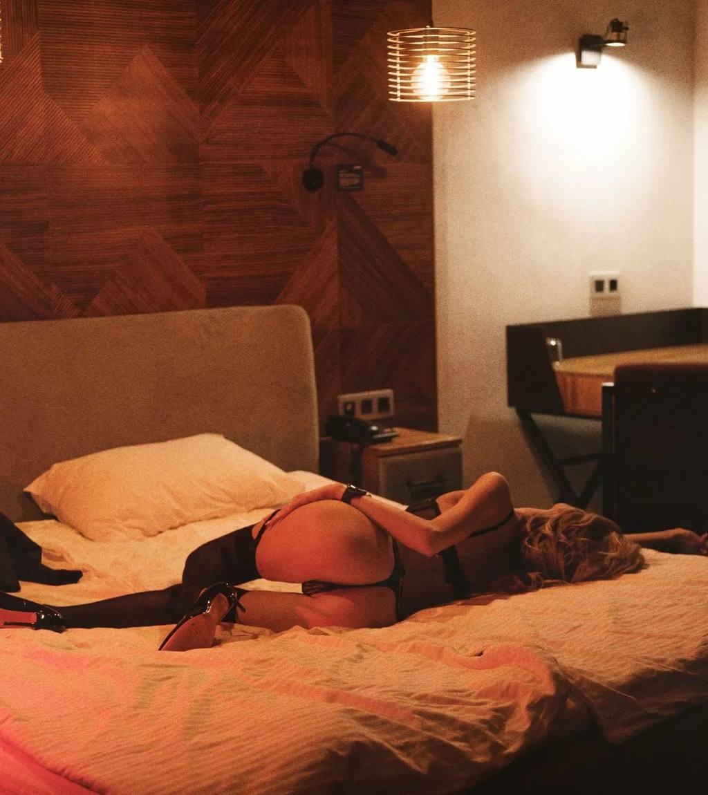 Лиза привлекальеная девушка из Набережных Челнов цена от 8000 руб