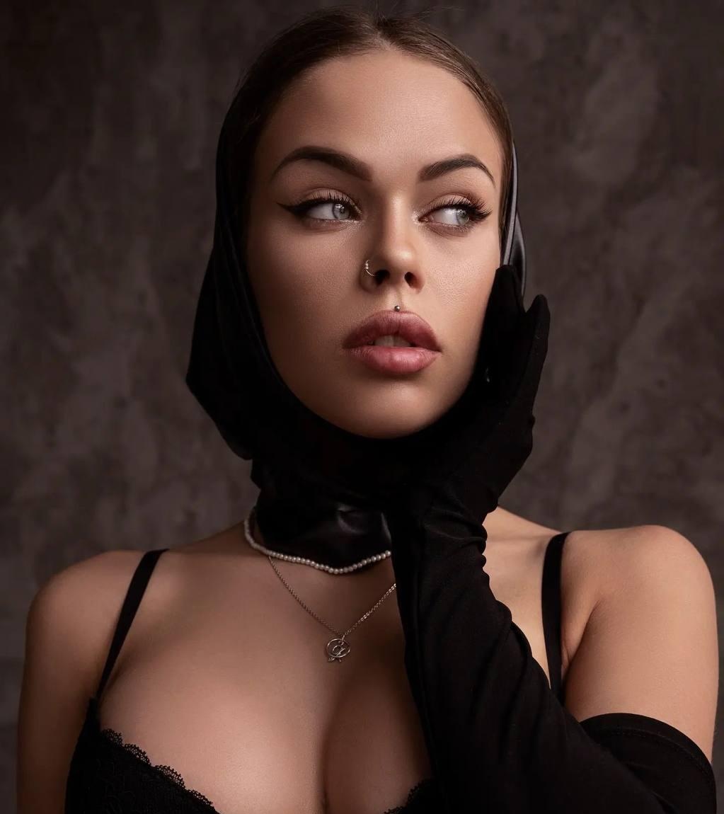 Полина привлекальеная девушка из Набережных Челнов цена от 6000 руб