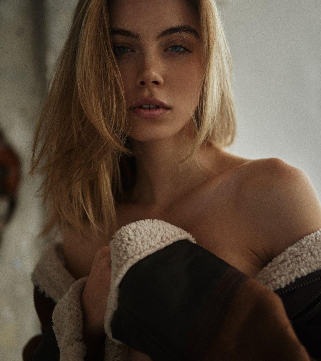 Надюха привлекальеная девушка из Набережных Челнов цена от 10000 руб