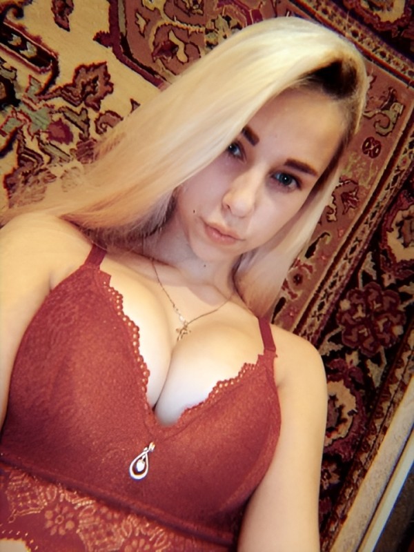 Адель привлекательная девушка из Набережных Челнов цена от 4000 руб