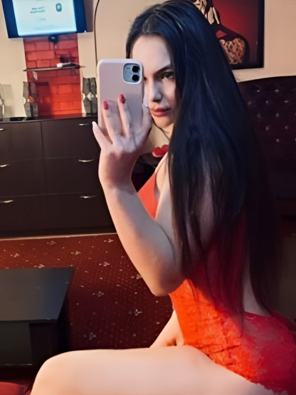 Элина привлекательная девушка из Набережных Челнов цена от 3000 руб