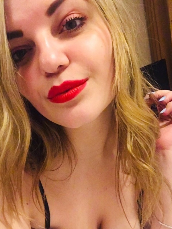 Надежда привлекательная девушка из Набережных Челнов цена от 3500 руб